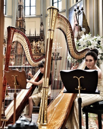 Regina Handoko Soprano Harpist